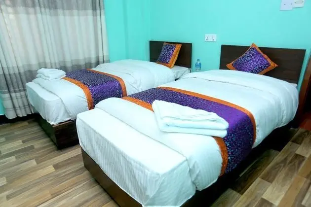 Basic Tek Büyük veya İki Ayrı Yataklı Oda