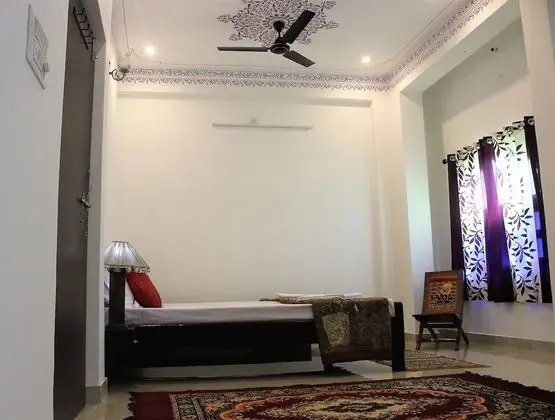 Basic Tek Büyük Yataklı Oda