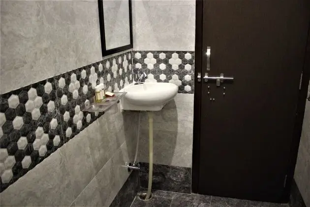 Basic Tek Büyük Yataklı Oda