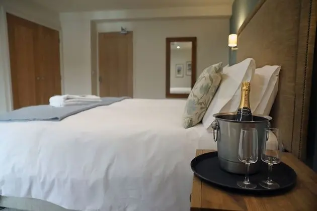 Deluxe Tek Büyük veya İki Ayrı Yataklı Oda, Banyolu/Duşlu, Nehir Manzaralı (Room 1)