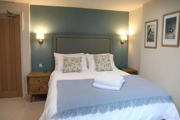 Deluxe Tek Büyük Yataklı Oda, Banyolu/Duşlu, Nehir Manzaralı (Room 2)