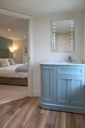 Deluxe Tek Büyük Yataklı Oda, Banyolu/Duşlu, Nehir Manzaralı (Room 2)