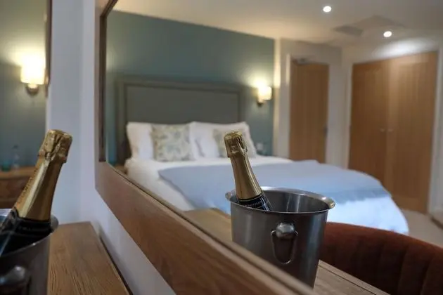 Deluxe Tek Büyük Yataklı Oda, Banyolu/Duşlu, Nehir Manzaralı (Room 2)