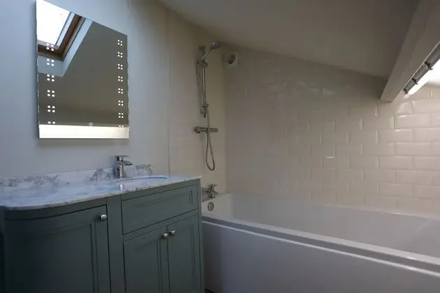 Deluxe Tek Büyük Yataklı Oda, Banyolu/Duşlu, Nehir Manzaralı (Room 3)