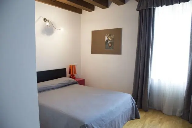 Classic Tek Büyük Yataklı Oda