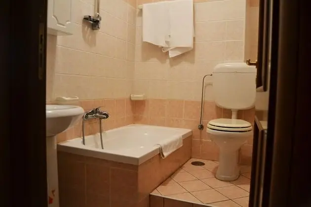 Basic Tek Büyük veya İki Ayrı Yataklı Oda