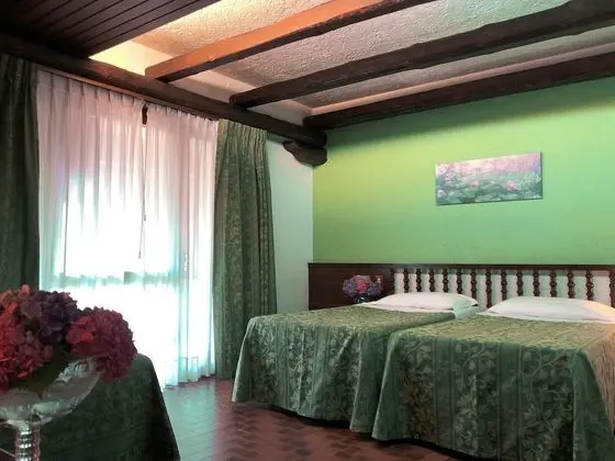 Üç Kişilik Oda