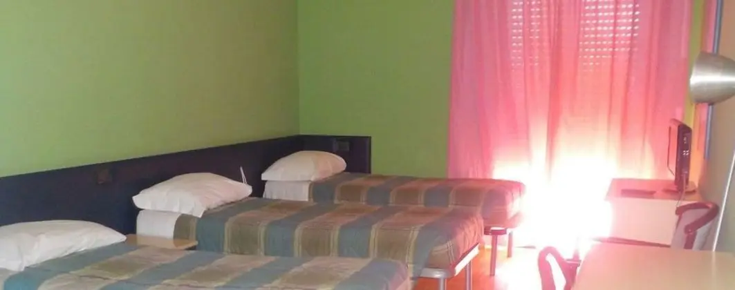 Üç Kişilik Oda