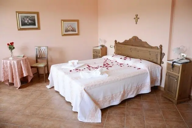 Standard Tek Büyük veya İki Ayrı Yataklı Oda, Avlu