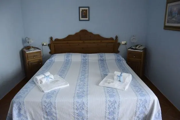 Standard Üç Kişilik Oda, Tepe Manzaralı