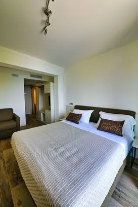 Junior Süit, Sigara İçilmez, Göl Manzaralı