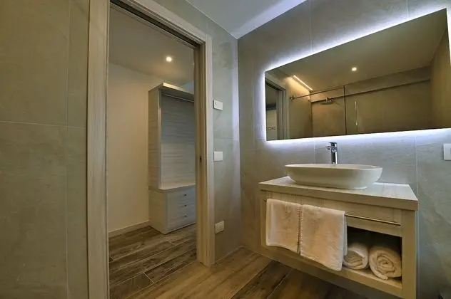 Junior Süit, Sigara İçilmez, Göl Manzaralı