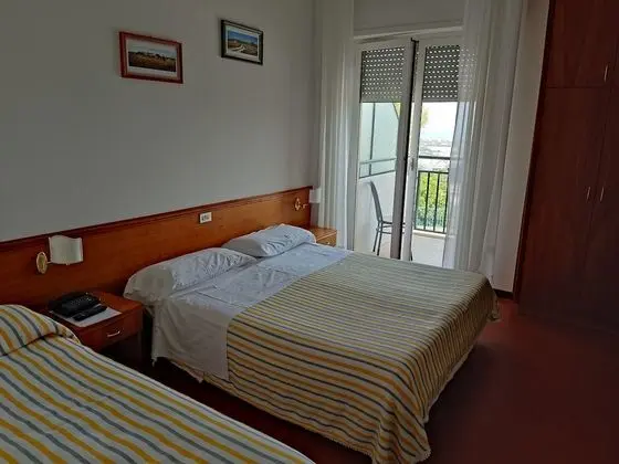 Tek Büyük veya İki Ayrı Yataklı Oda