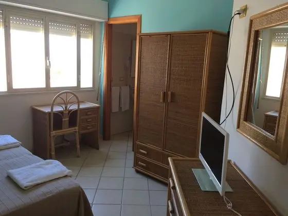 Standard Tek Büyük Yataklı Oda, Deniz Manzaralı (Camera n.4)