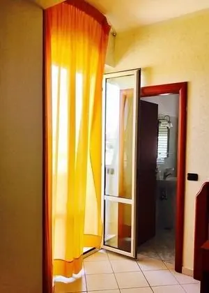 Tek Büyük Yataklı Oda, Balkon