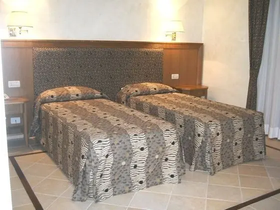 Classic Büyük Yataklı Tek Kişilik Oda