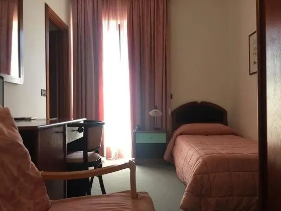 Tek Kişilik Oda, 1 Tek Kişilik Yatak