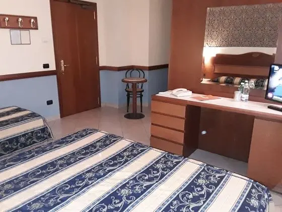 Classic Üç Kişilik Oda