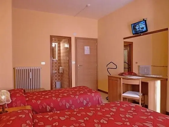 Standard Üç Kişilik Oda, Dağ Manzaralı