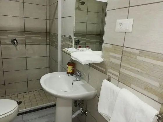 Club Tek Büyük Yataklı Oda