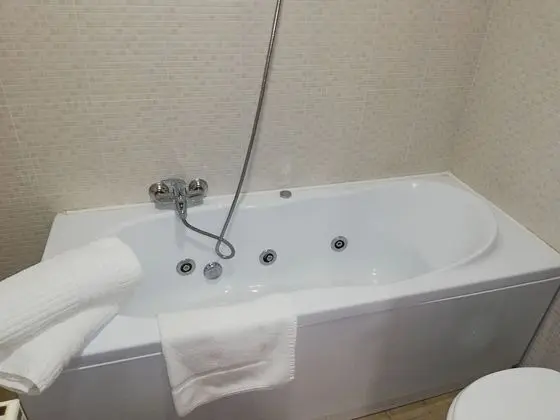 Club Tek Büyük Yataklı Oda