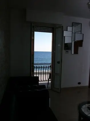 Junior Süit, Balkon