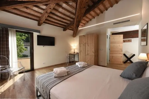 Comfort Tek Büyük veya İki Ayrı Yataklı Oda