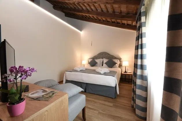 Comfort Tek Büyük veya İki Ayrı Yataklı Oda