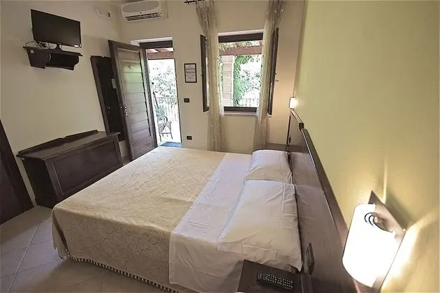 Standard Tek Büyük veya İki Ayrı Yataklı Oda, Teras