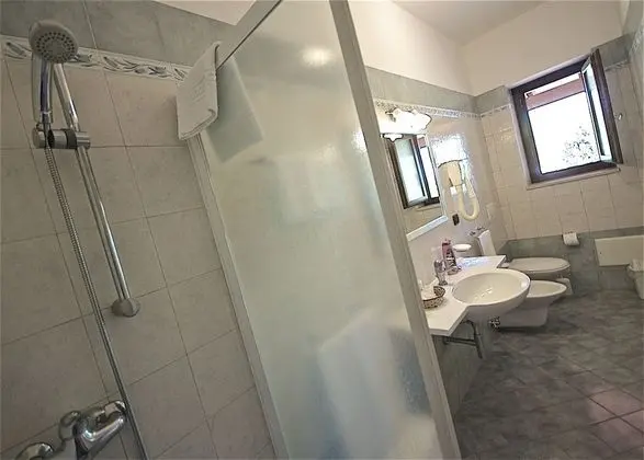 Standard Tek Büyük veya İki Ayrı Yataklı Oda, Teras