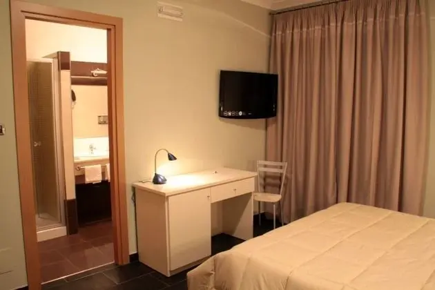 Classic Tek Büyük Yataklı Oda