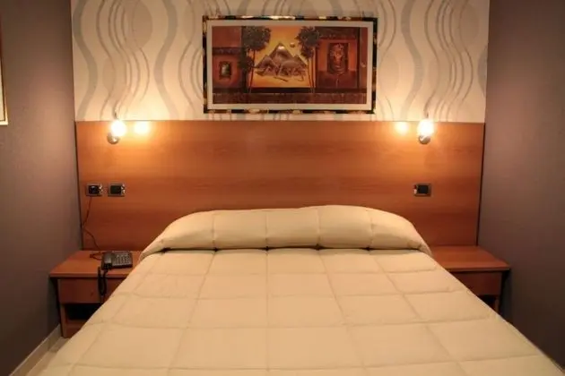 Classic Tek Büyük Yataklı Oda