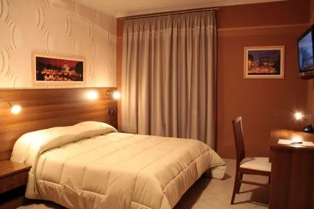 Classic Tek Büyük Yataklı Oda