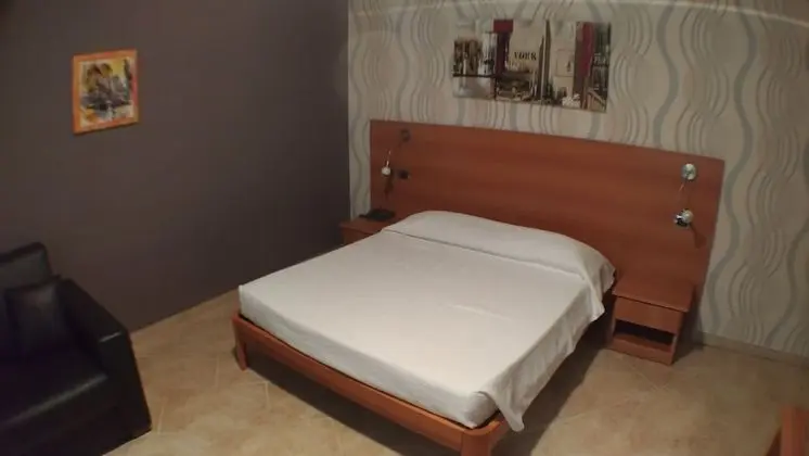 Classic Tek Büyük Yataklı Oda