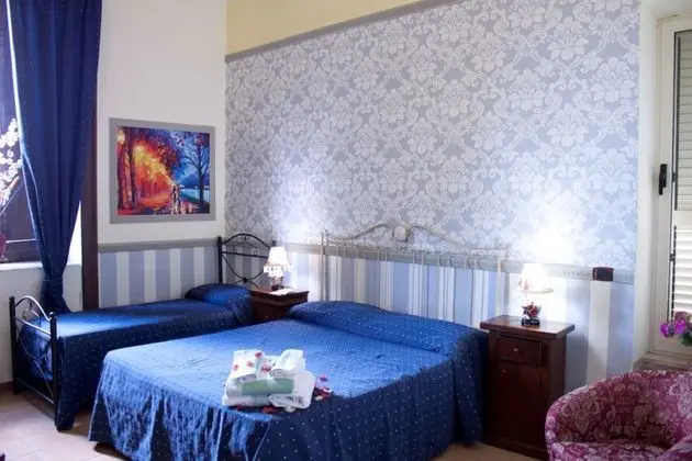 Standard Üç Kişilik Oda