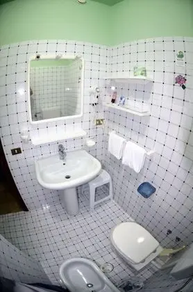 Üç Kişilik Oda