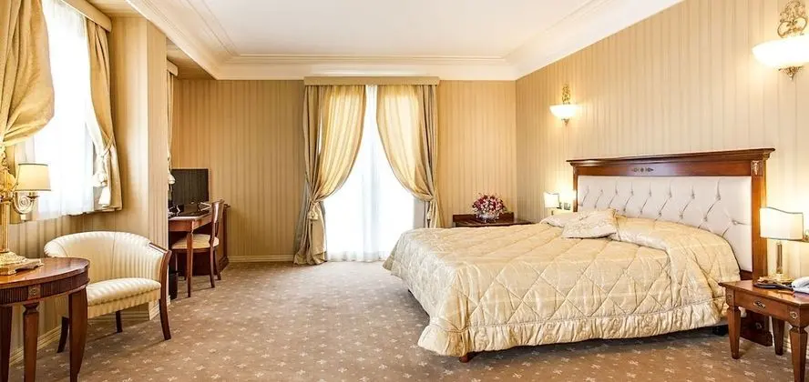 Comfort Tek Büyük Yataklı Oda