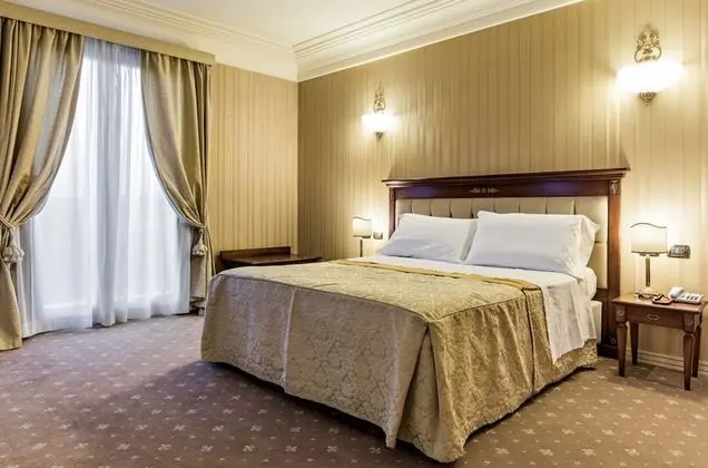 Comfort Tek Büyük Yataklı Oda