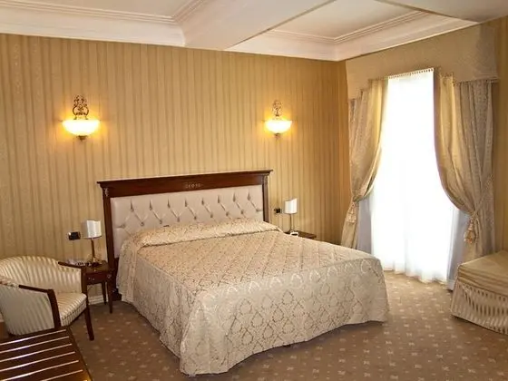 Comfort Tek Büyük Yataklı Oda