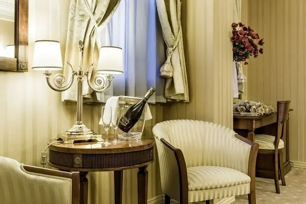 Comfort Tek Büyük Yataklı Oda