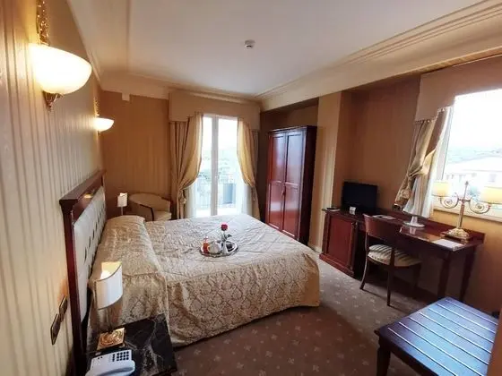 Tek Büyük Yataklı Oda