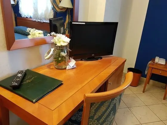 Üç Kişilik Oda, Deniz Manzaralı
