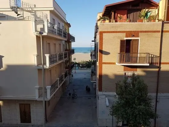 Üç Kişilik Oda, Deniz Manzaralı