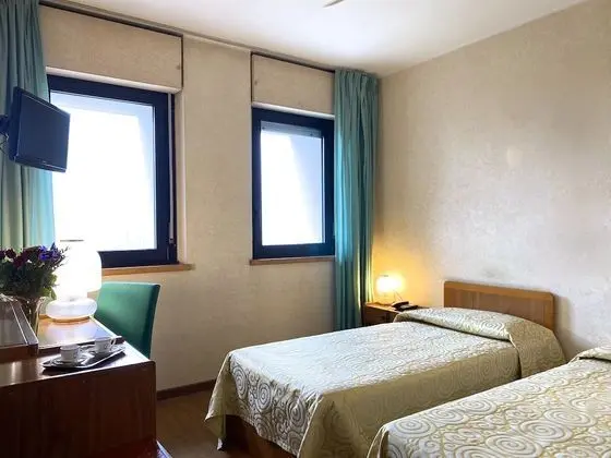 İki Ayrı Yataklı Oda, 2 Tek Kişilik Yatak