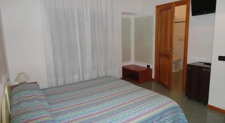 Classic Tek Büyük Yataklı Oda