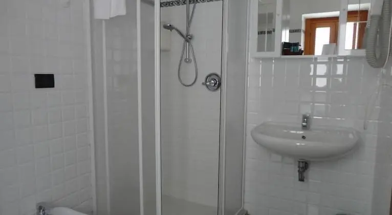 Classic Tek Büyük Yataklı Oda