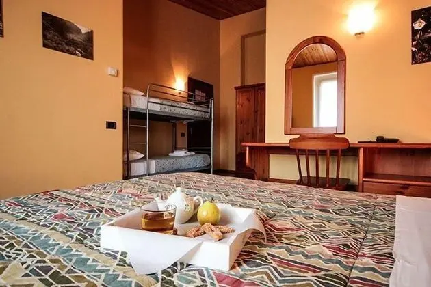 Dört Kişilik Oda, Sigara İçilmez