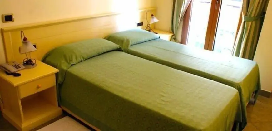 Tek Büyük veya İki Ayrı Yataklı Oda