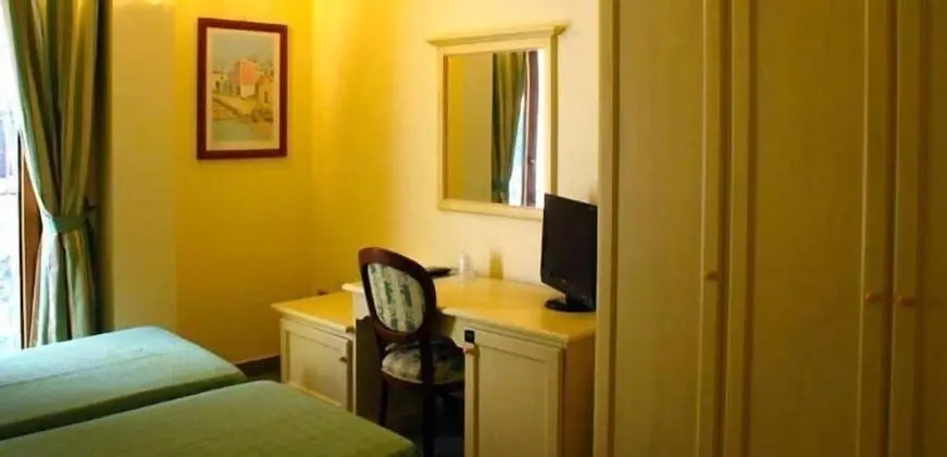 Tek Büyük veya İki Ayrı Yataklı Oda