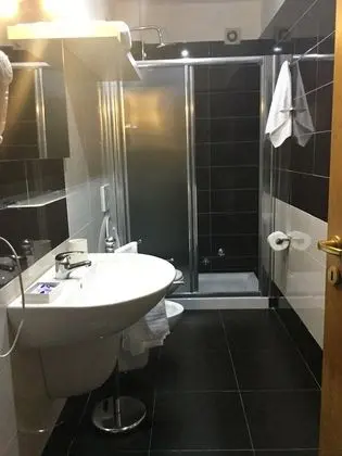Standard Üç Kişilik Oda, Balkon, Bahçe Manzaralı